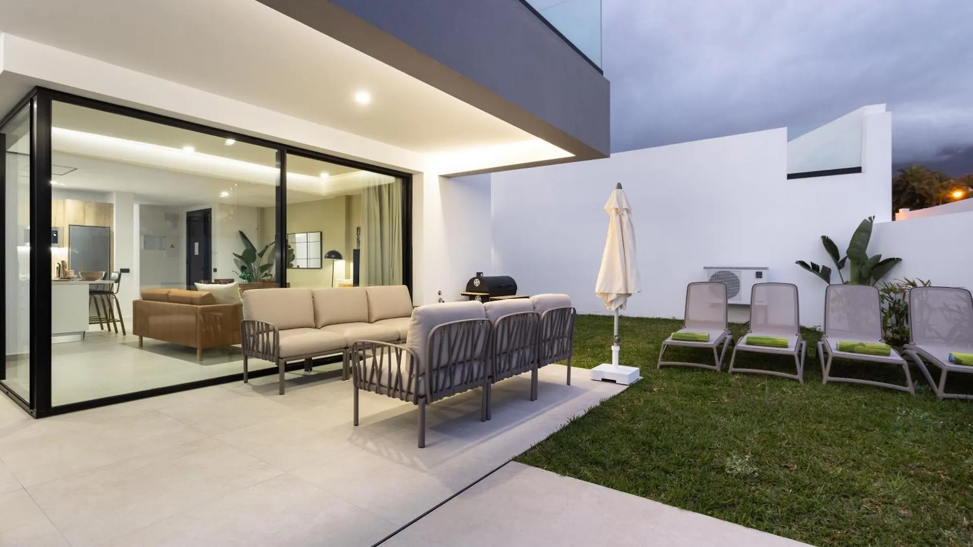 New ! Gorvorana Norte - Private Pool, Bbq, 8Pax Realejo Bajo Spanien